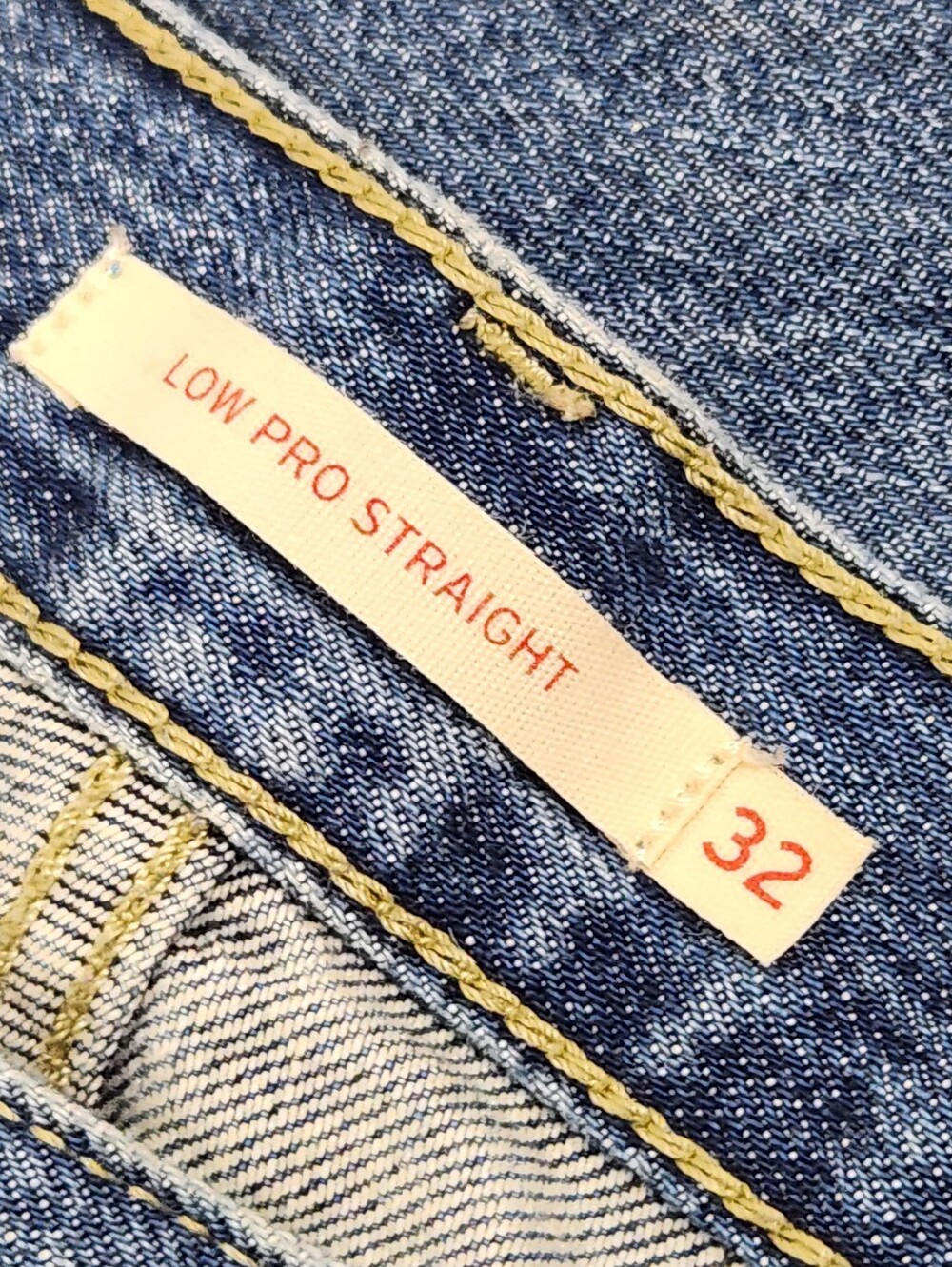 Levis Low Pro Straight 100% Cotton Distressed Style Medium Wash Denim Jeans 32 - Picture 12 of 12
